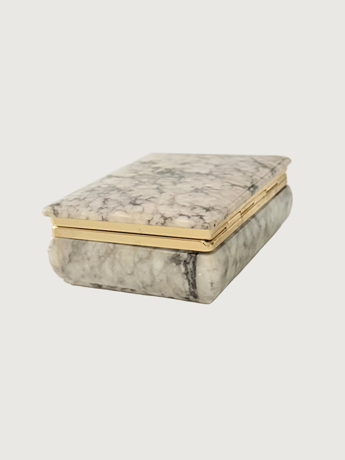 Vintage gray hand-carved 1970s Italian alabaster box closed.